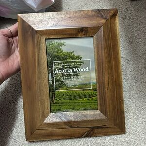Wood picture frame